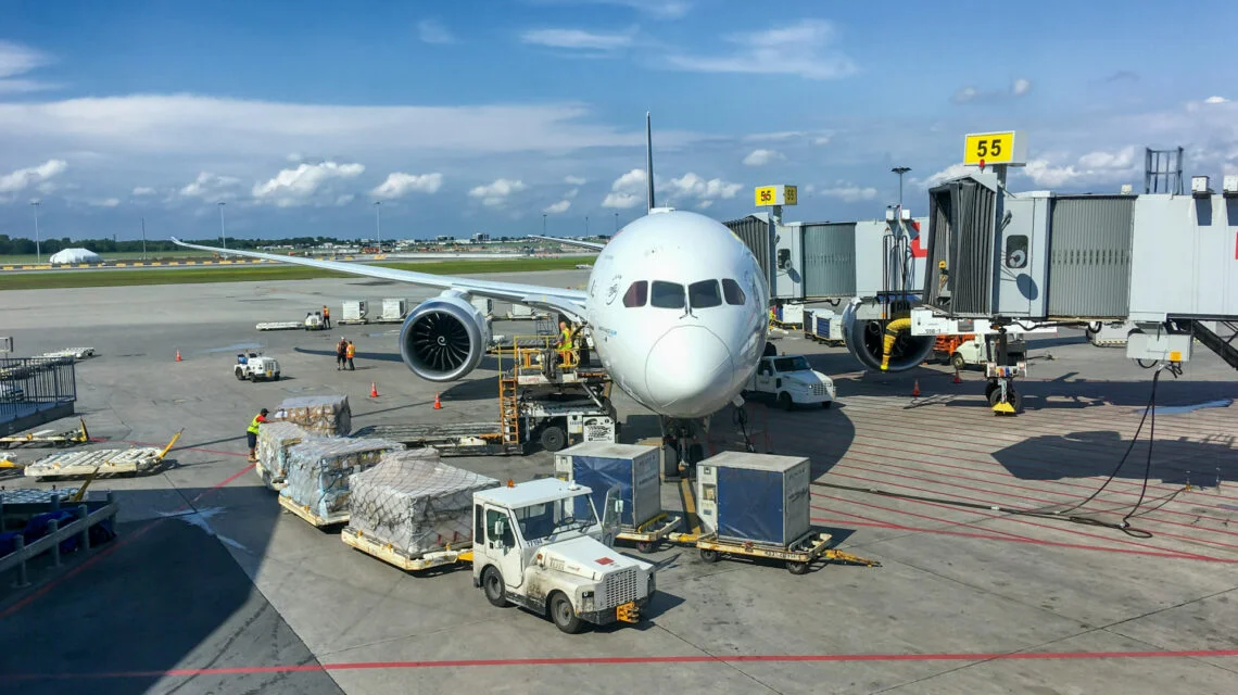 Formation aéronautique : pourquoi choisir cette reconversion professionnelle ?